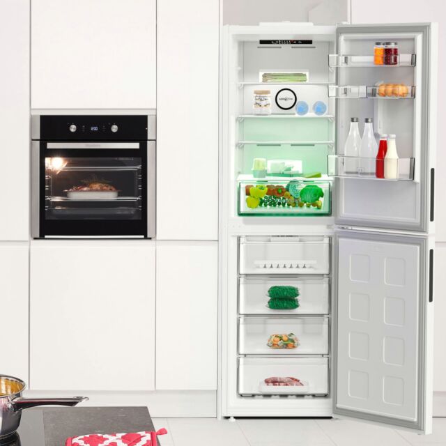 Blomberg VitaminCare+ KND24692V 59.7cm 50/50 Total No Frost Combi Fridge Freezer - White